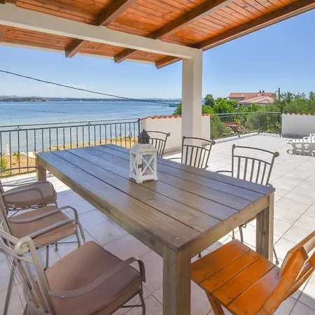 Blazenka 公寓 特孔